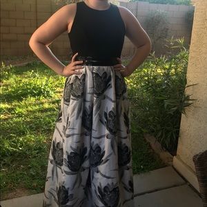 Carmen Marc valvo gown